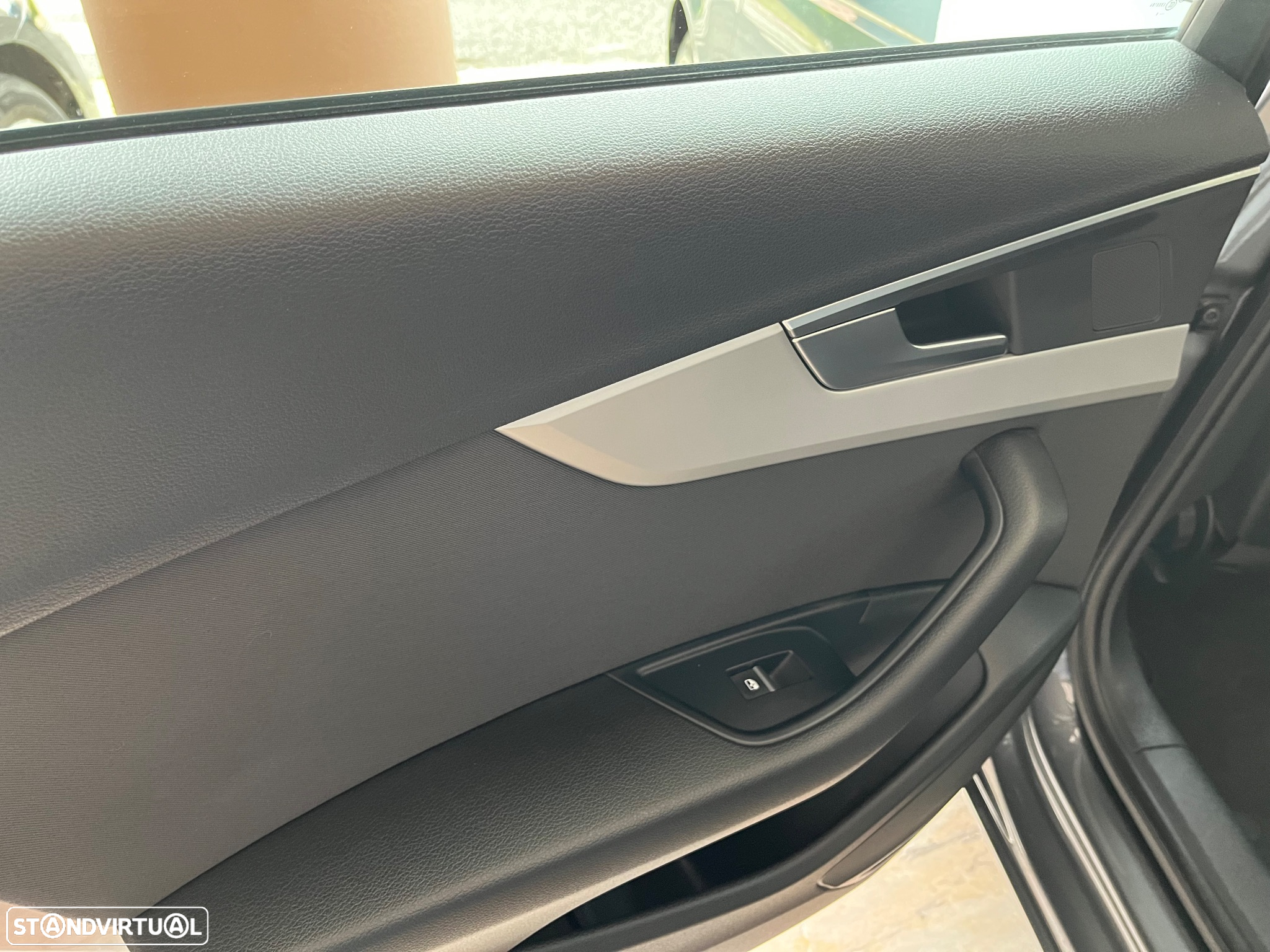 Audi A4 Avant 35 TDI Design S tronic - 31
