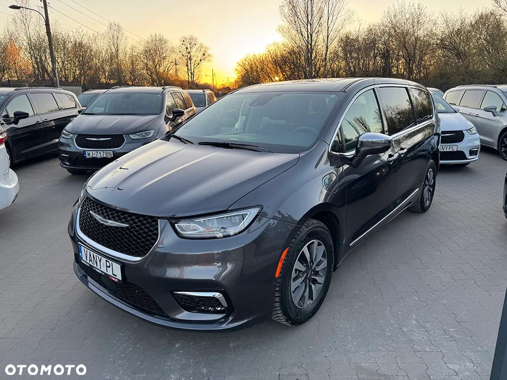Chrysler Pacifica - 8