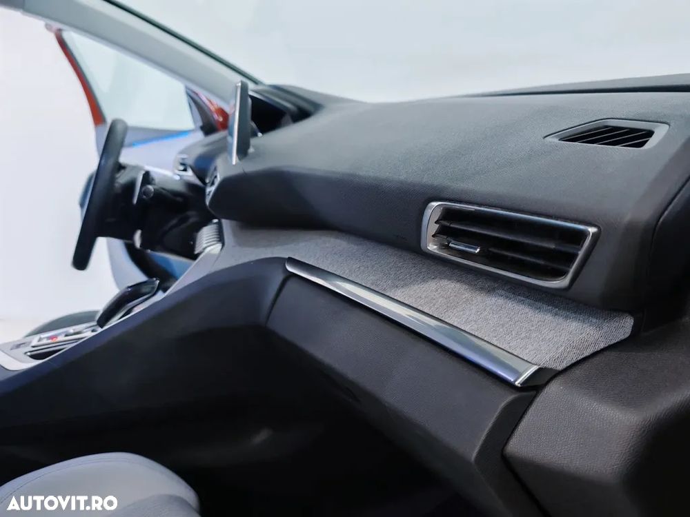 Peugeot 3008 PureTech 130 Stop & Start GPF EAT8 Allure - 18