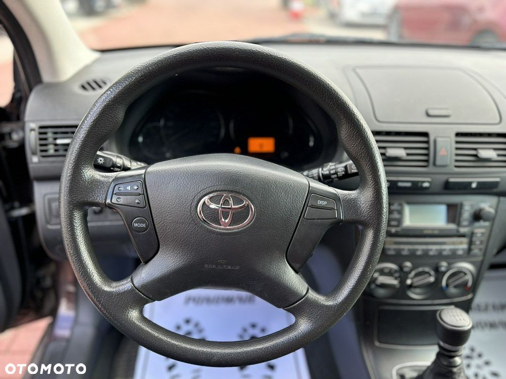 Toyota Avensis - 15