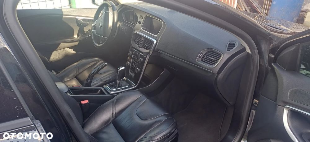 Volvo V40 D2 - 8