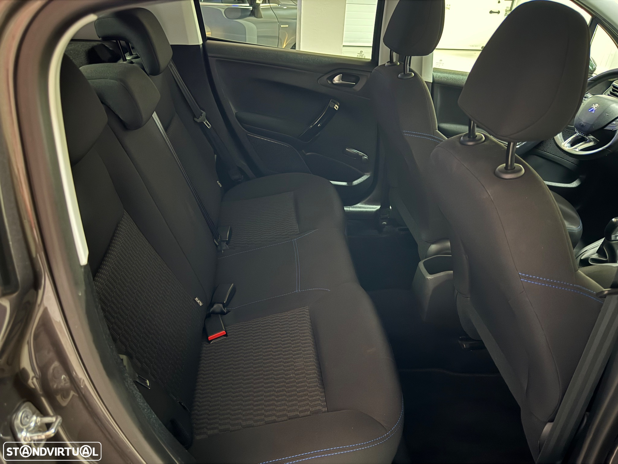 Peugeot 208 1.6 BlueHDi Style - 15