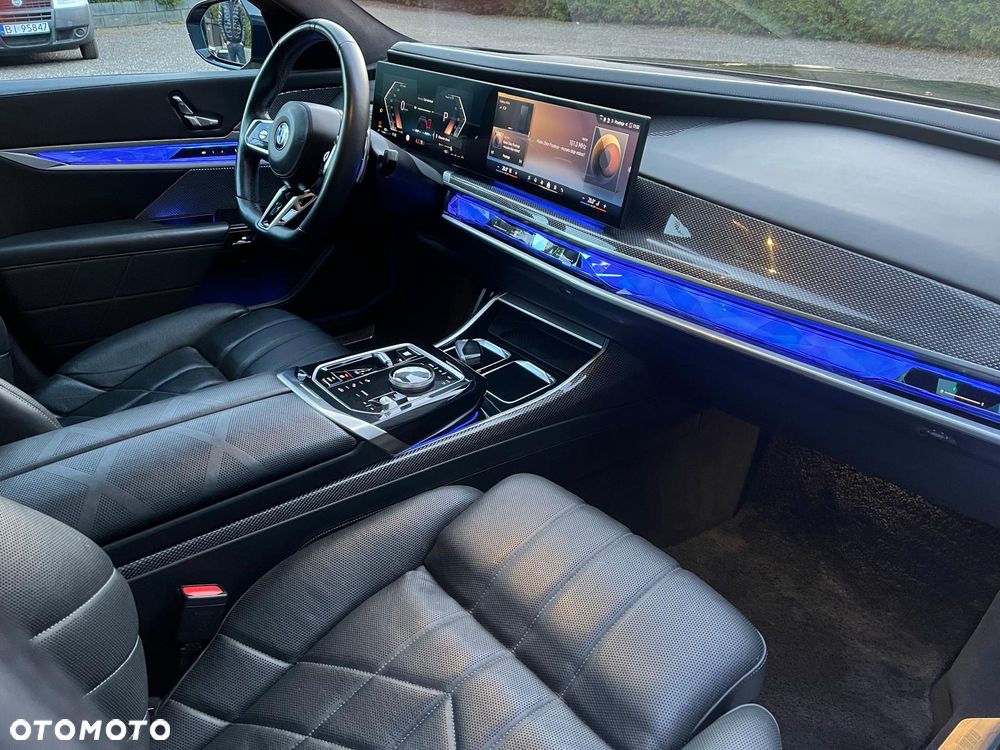 BMW Seria 7 740Ld xDrive sport - 33