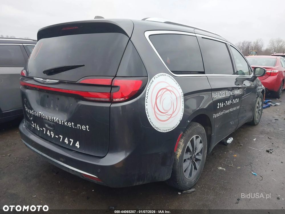 Chrysler Pacifica - 3