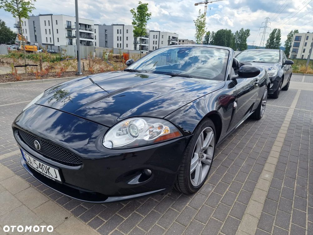 Jaguar XK - 4