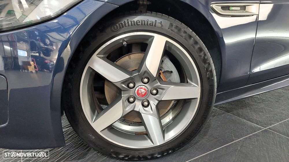 Jaguar XE 2.0 D R-Sport AWD Aut. - 6