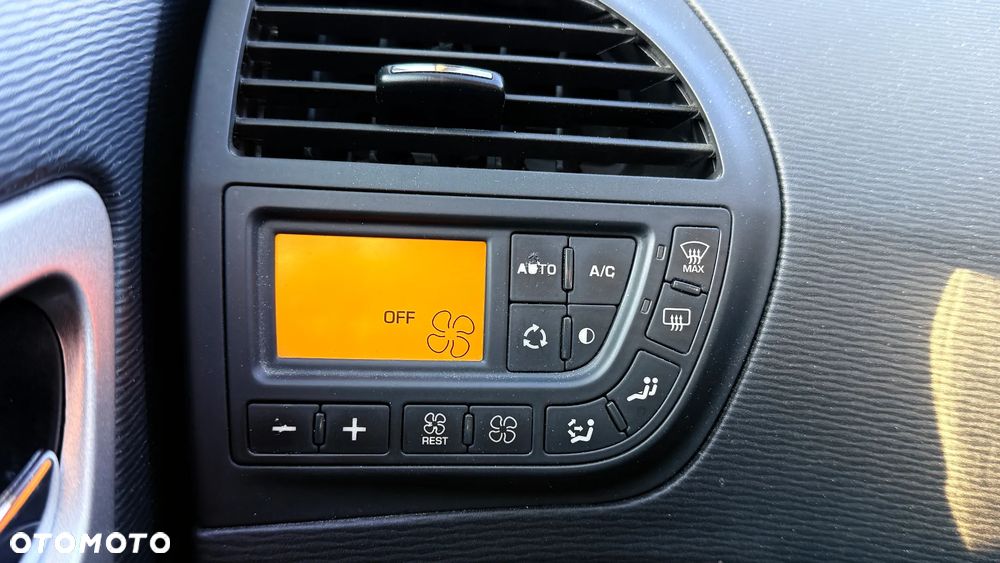 Citroën C4 Picasso - 11