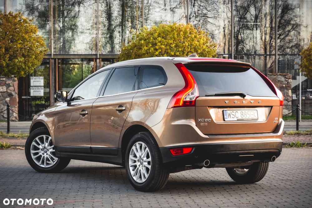 Volvo XC 60 D5 AWD Summum - 4