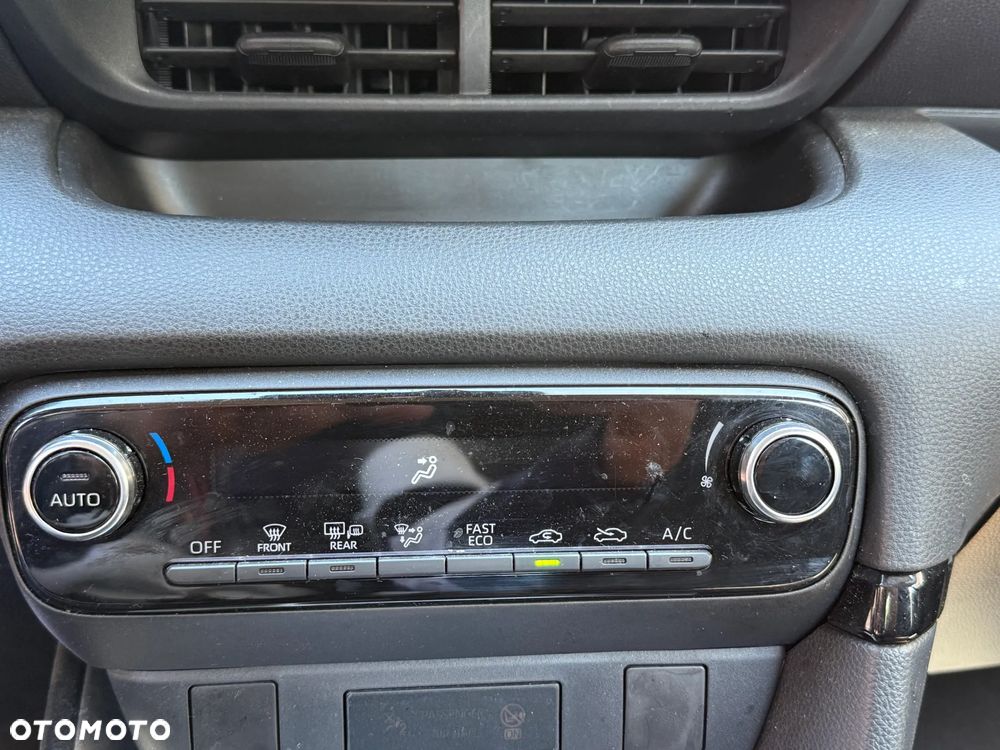 Toyota Yaris - 22