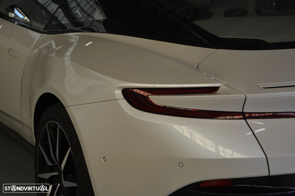 Aston Martin DB11 Coupé V12 Auto - 14