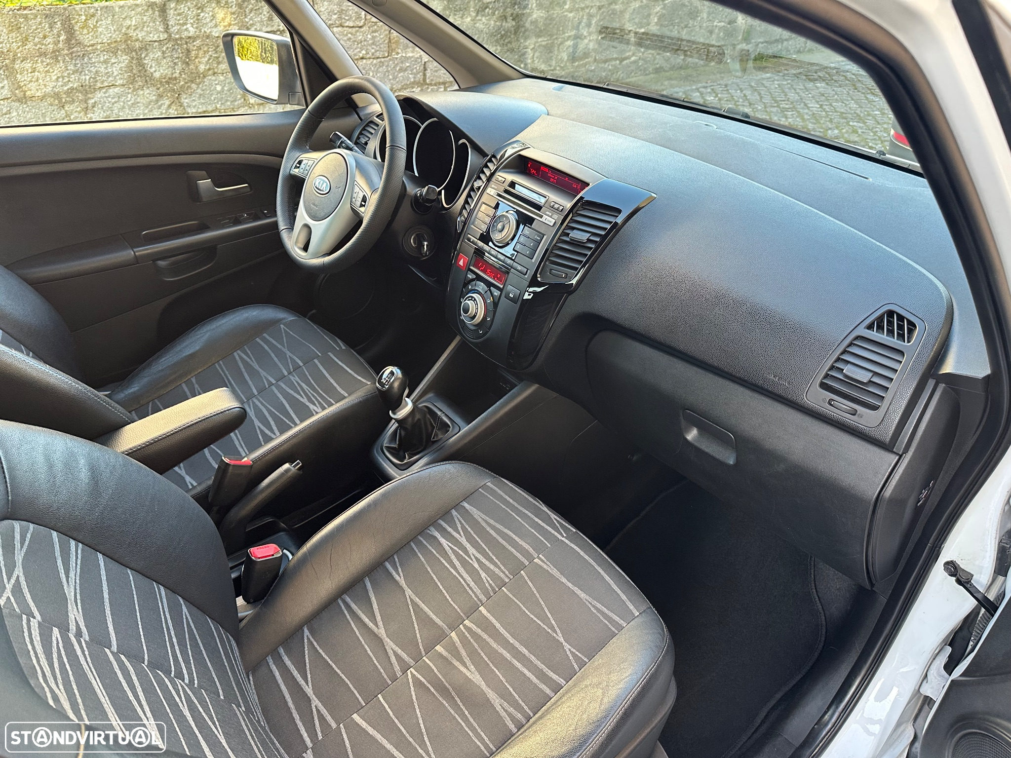 Kia Venga 1.4 CRDi TX ISG - 10