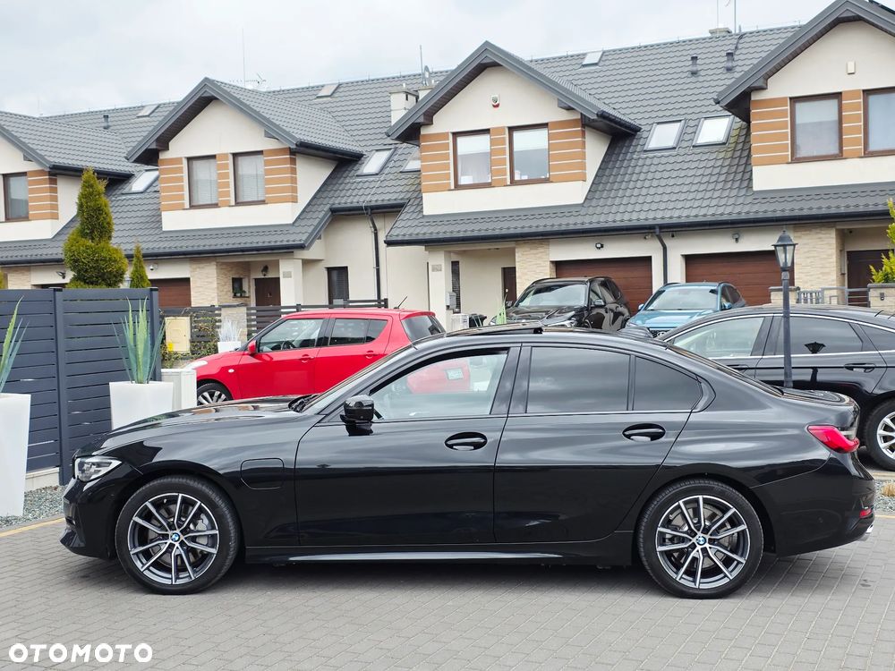 BMW Seria 3 330e Sport Line - 10