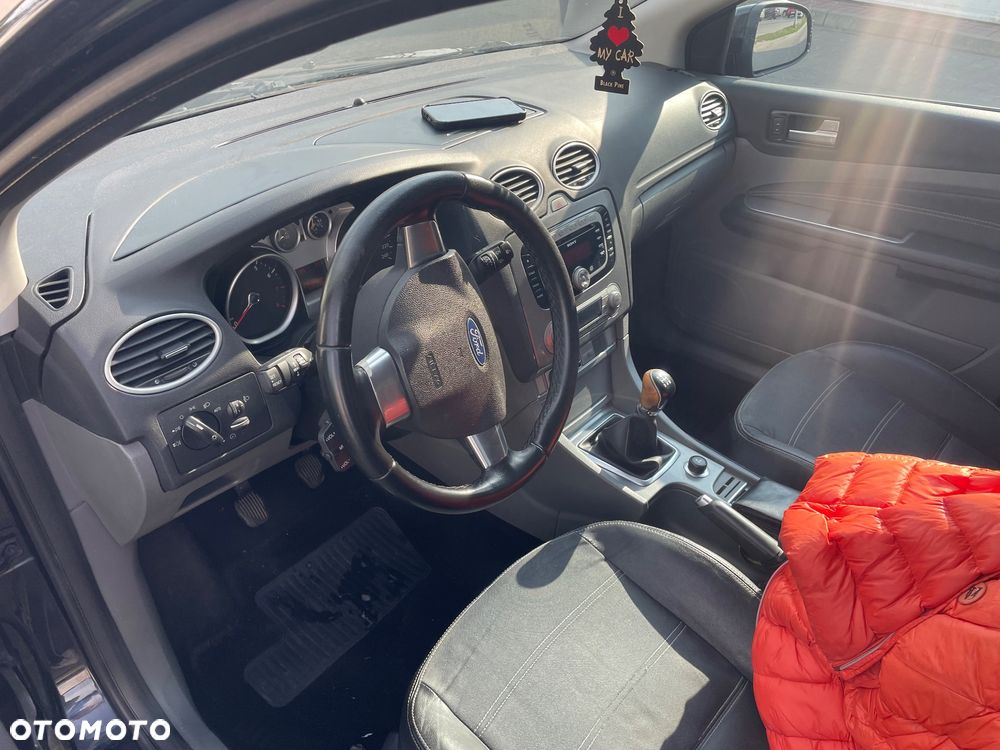 Ford Focus 2.0 16V Titanium - 4