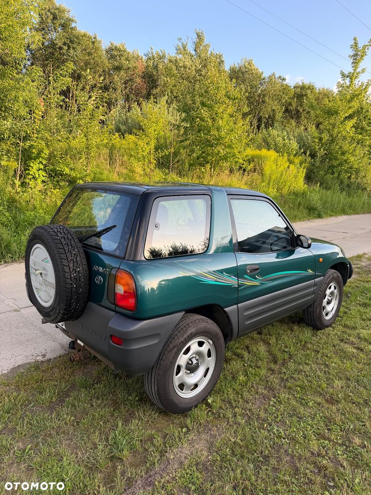 Toyota RAV4 2.0 - 9