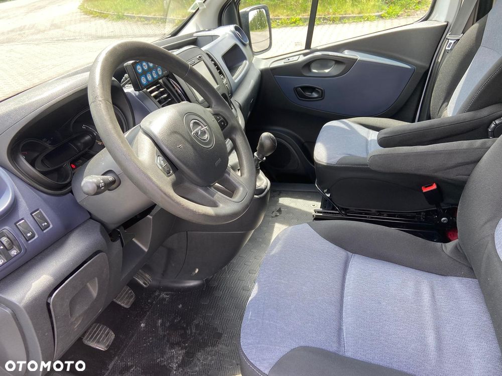 Opel Ambulans Karetka vivaro - 14