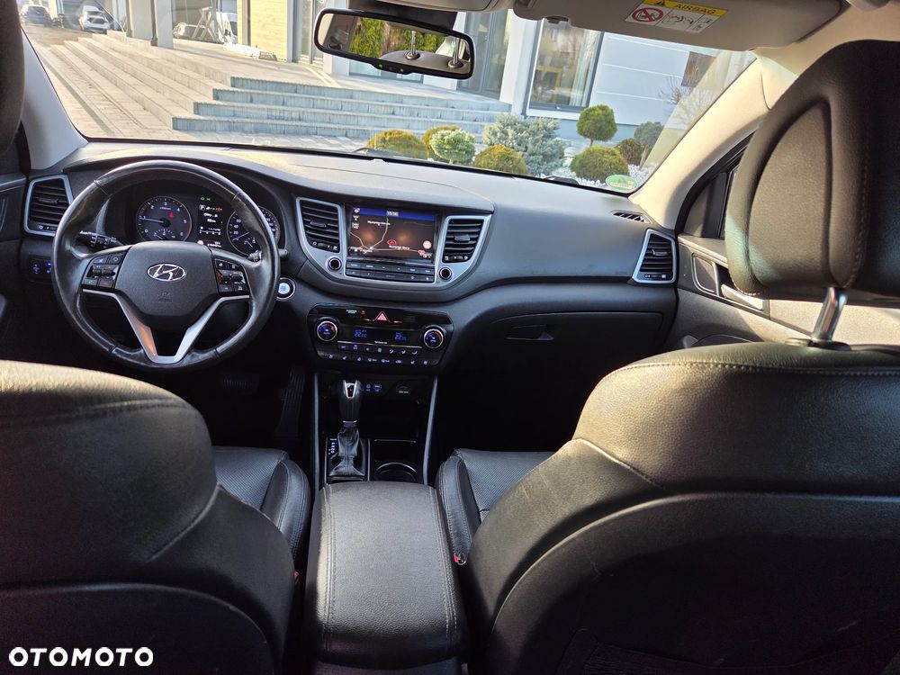 Hyundai Tucson 2.0 CRDI 4WD Automatik Premium - 28