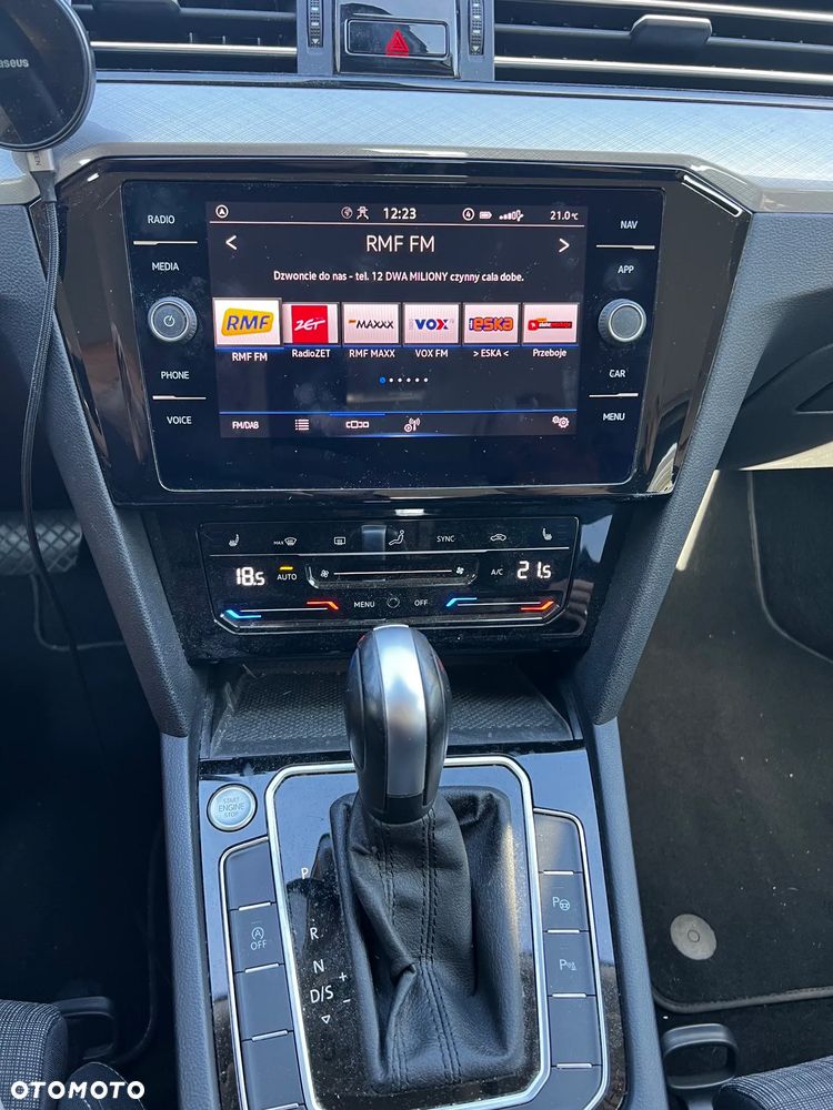 Volkswagen Passat - 8