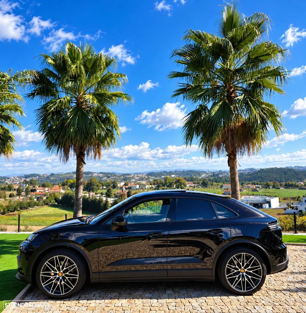 Porsche Macan Electric 4 - 13