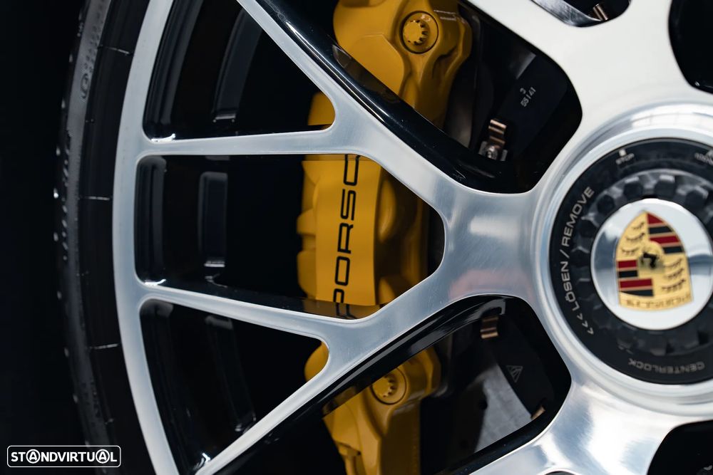 Porsche 911 (991) Turbo S Cabriolet - 11