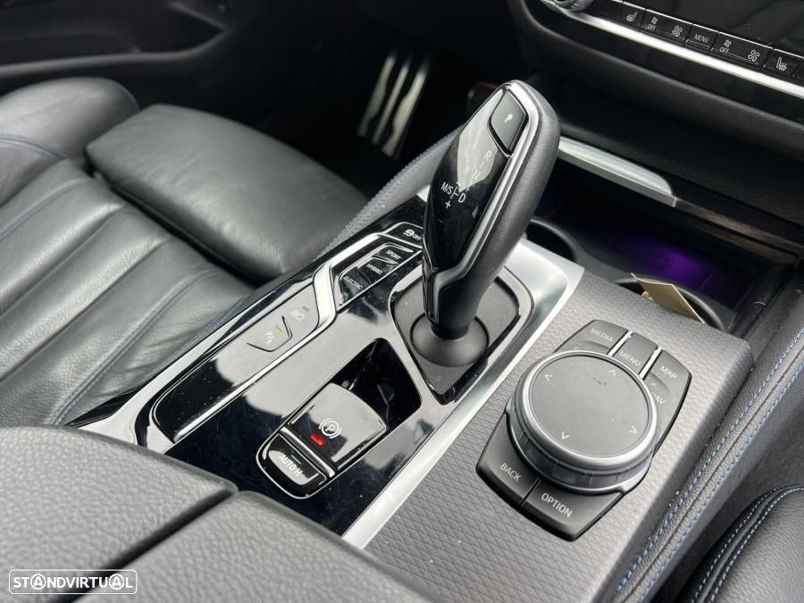 BMW 520 e Pack M - 8