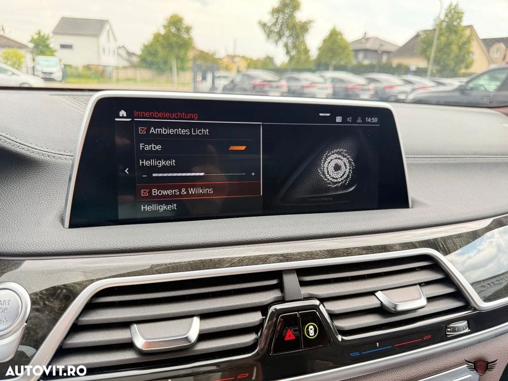 BMW Seria 7 740d xDrive MHEV - 33
