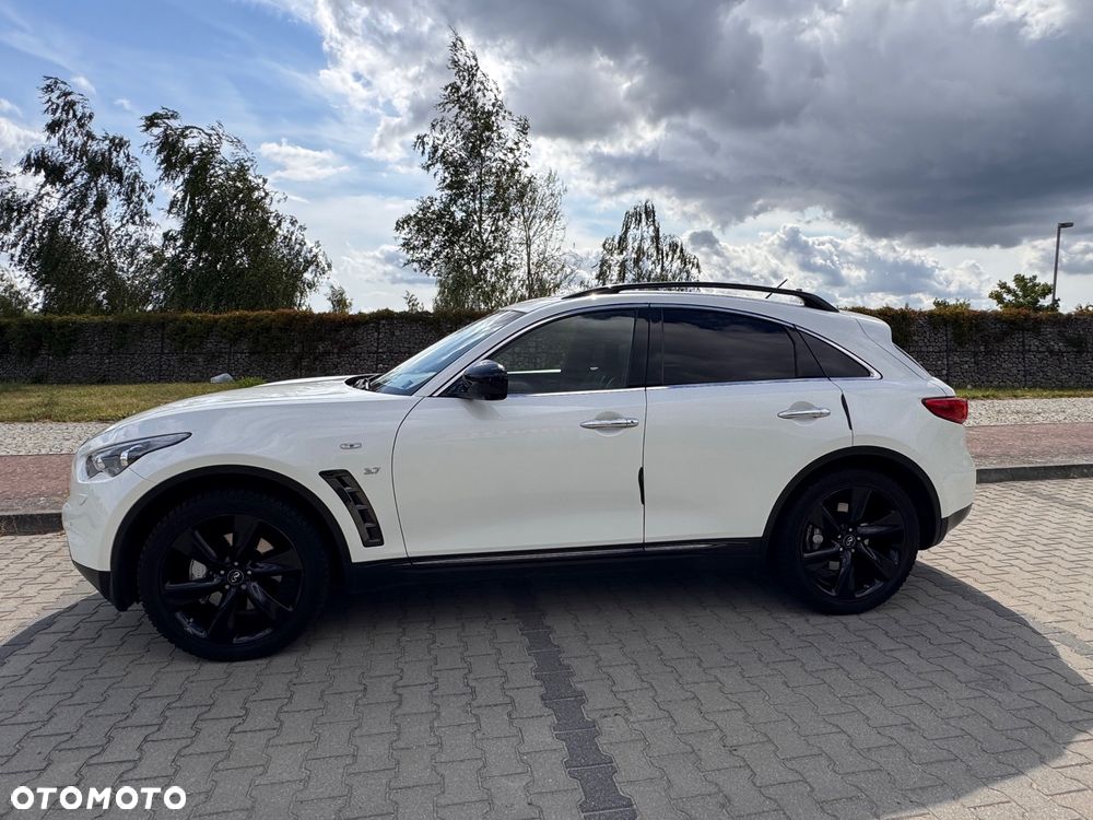 Infiniti QX70 3.7 S Design - 2
