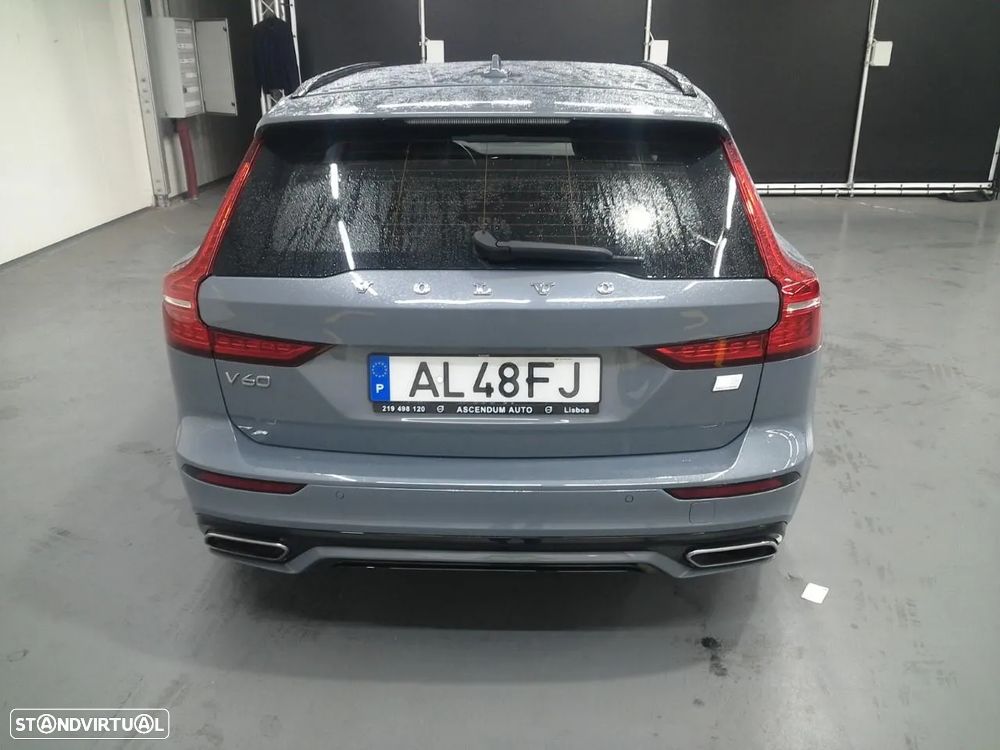 Volvo V60 2.0 T6 AWD TE R-Design - 4