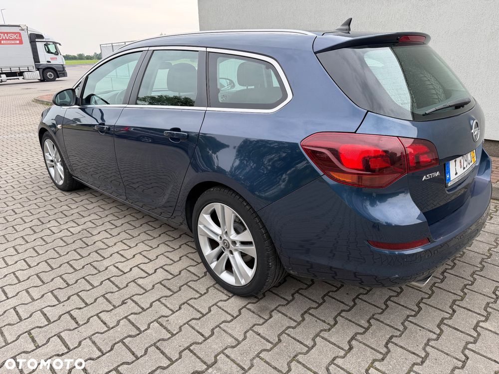 Opel Astra 1.6 Turbo Edition - 5