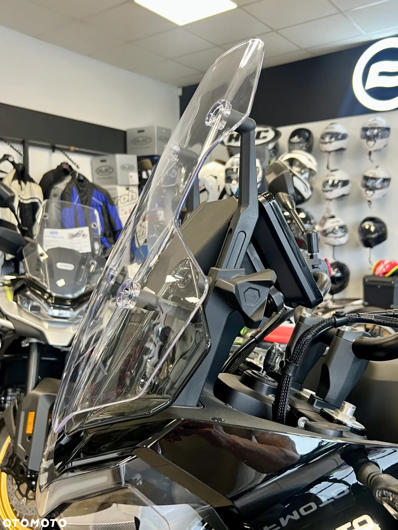 CFMoto MT - 6