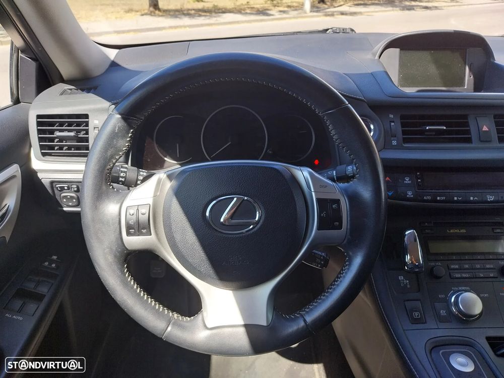 Lexus CT 200h 11 P.Dynamic+P.Navegação - 10
