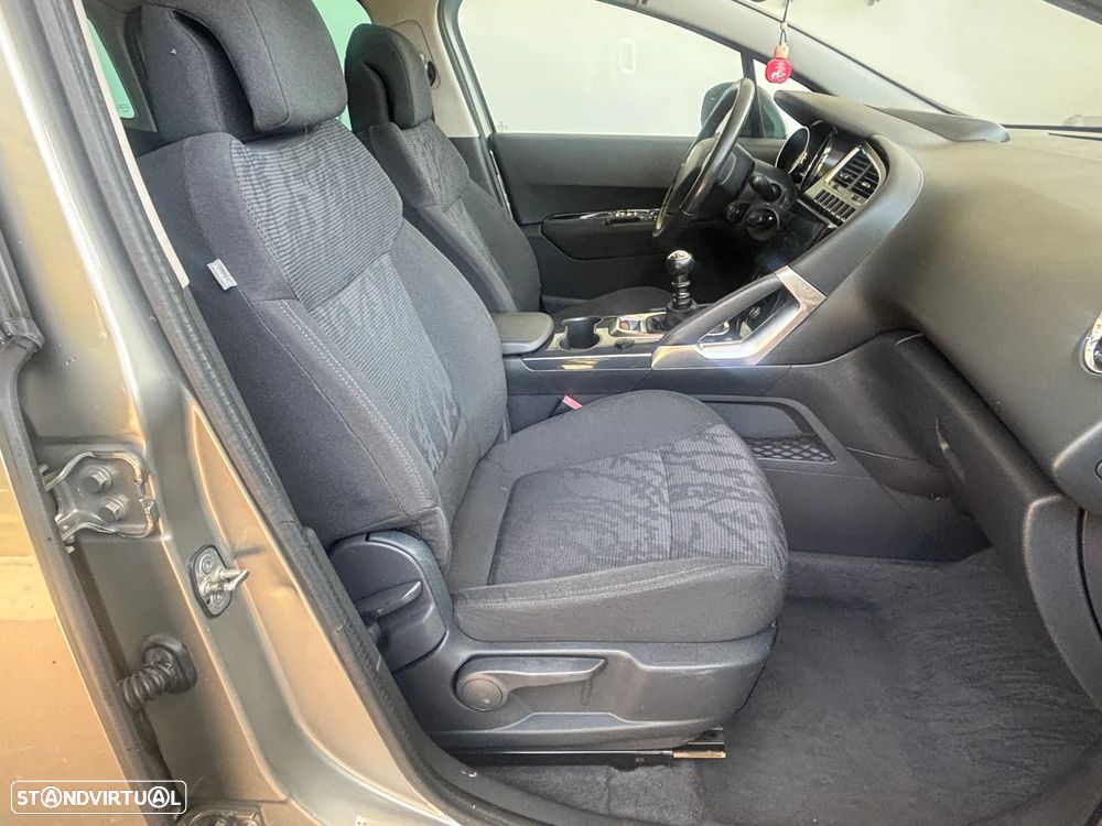 Peugeot 3008 1.6 HDi Allure - 13