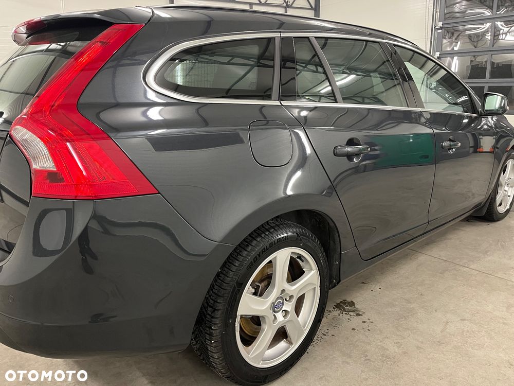 Volvo V60 DRIVe Momentum - 23