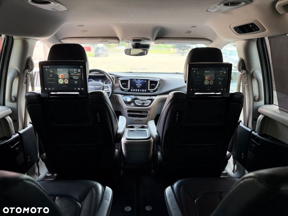 Chrysler Pacifica - 13