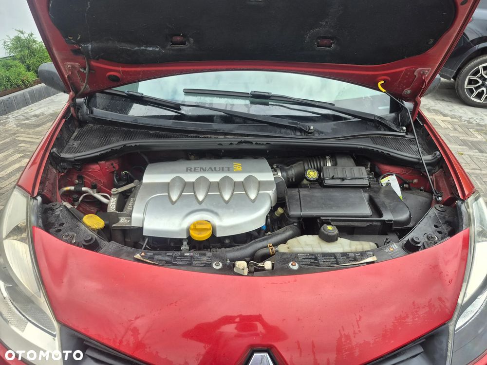 Renault Clio 1.4 16V Dynamique - 8