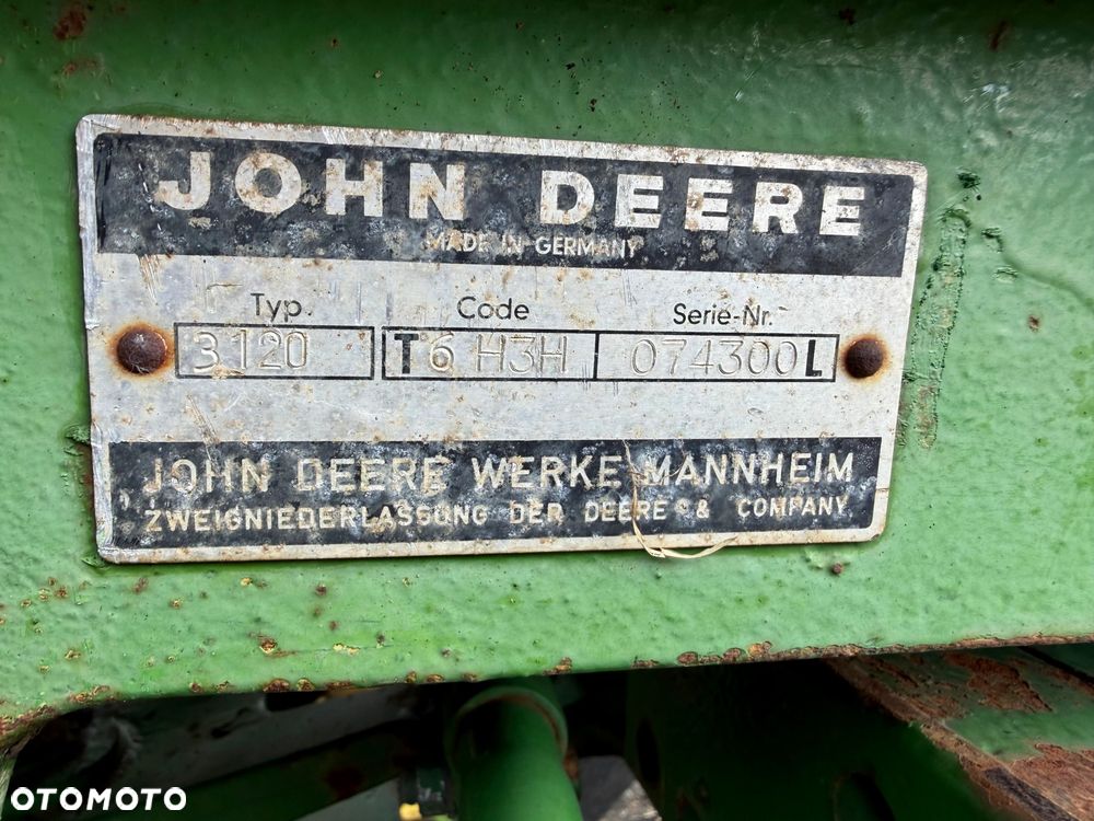 John Deere 3120 - 21