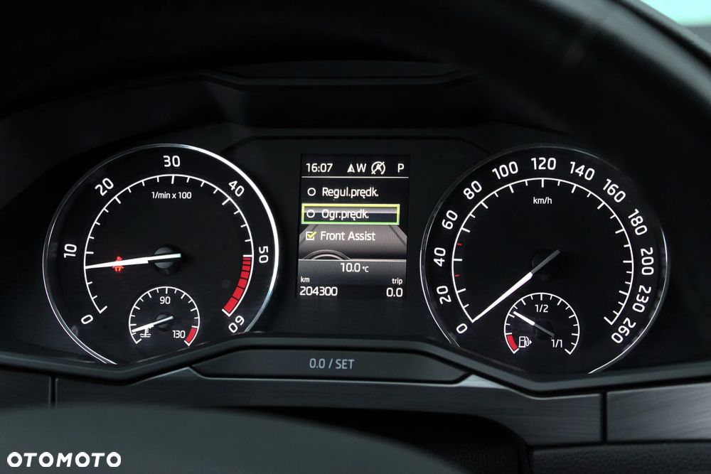 Skoda Superb 2.0 TDI SCR 4x4 Style DSG - 28