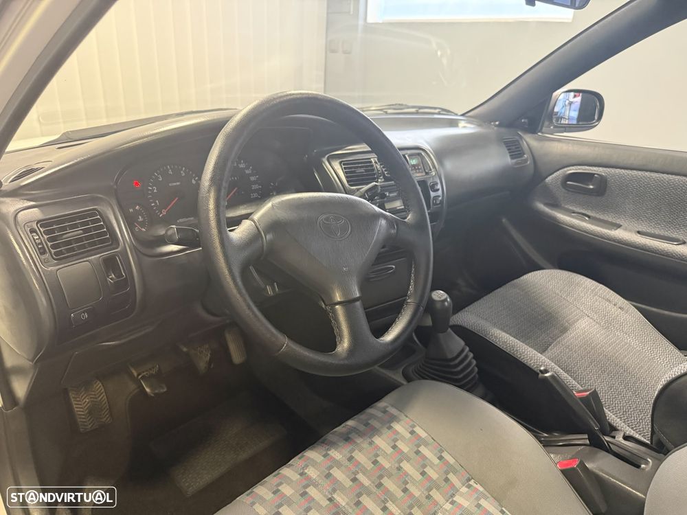 Toyota Corolla Sedan 1.3 XLi - 5