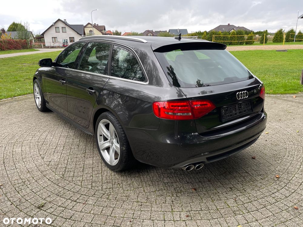 Audi A4 2010 photo 5