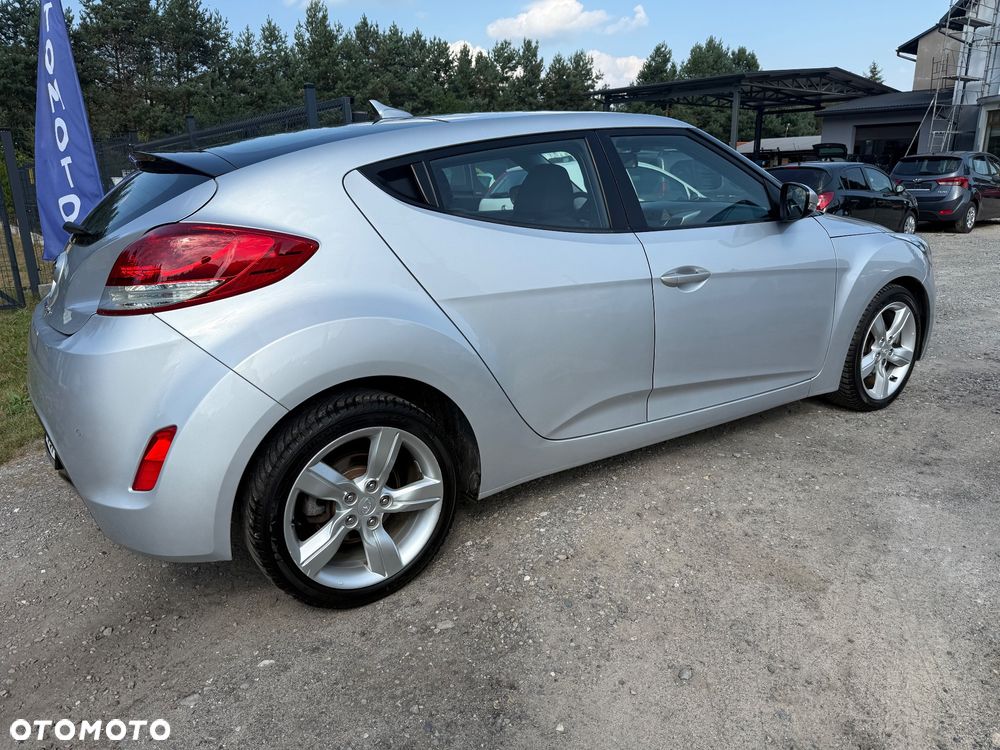 Hyundai Veloster 1.6 GDI Comfort - 4