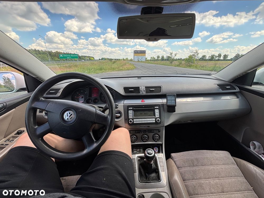 Volkswagen Passat 1.9 TDI Comfortline - 6