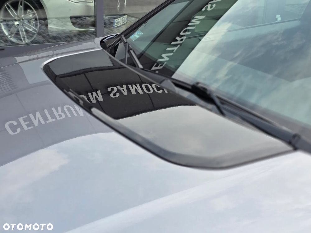 Land Rover Discovery Sport 2.0 P200 mHEV R-Dynamic HSE - 35