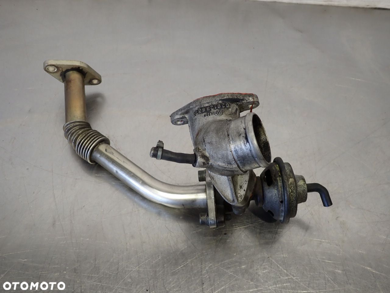 ZAWÓR EGR VOLKSWAGEN T4 028129637E  028131521A - 1