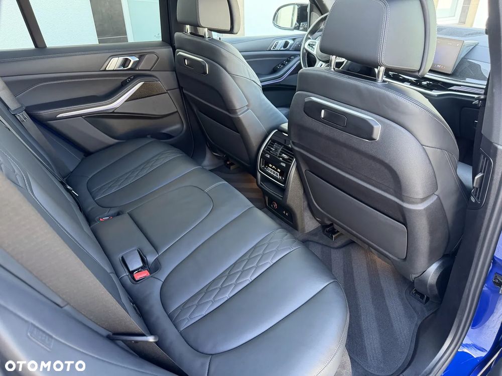 BMW X5 M50i - 36