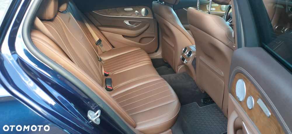 Mercedes-Benz Klasa E 220 d 4Matic 9G-TRONIC AMG Line - 12
