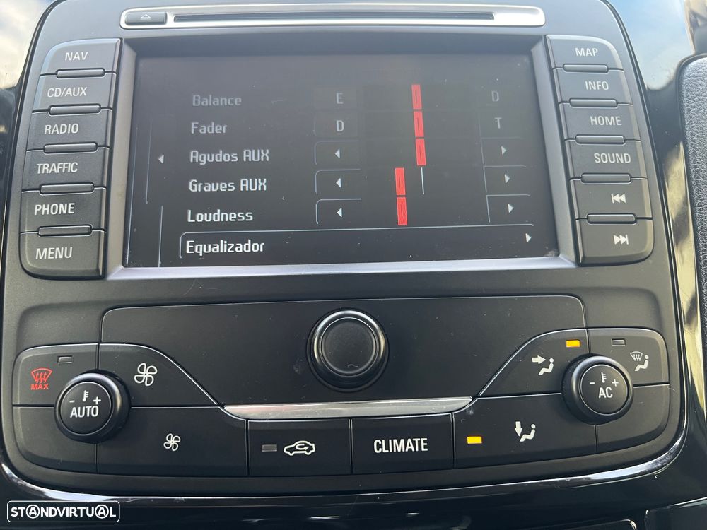 Ford S-Max 2.0 TDCi Titanium 7L - 34