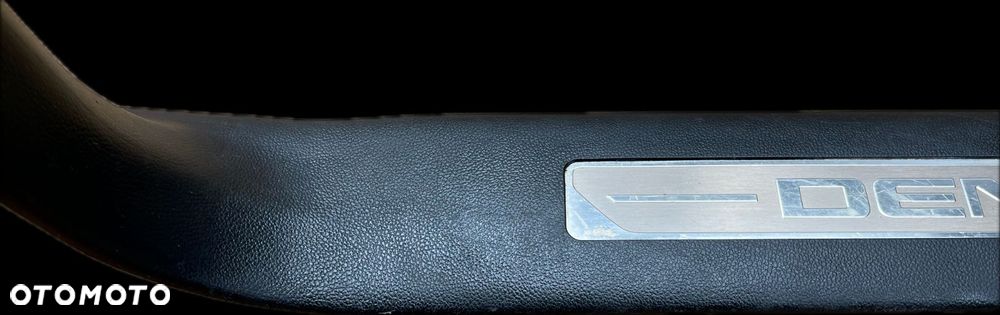 P8 GMC YUKON XL DENALI IV 2015 - OSŁONA PROGU LISTWA PRZÓD LEWA 23433410 - 2