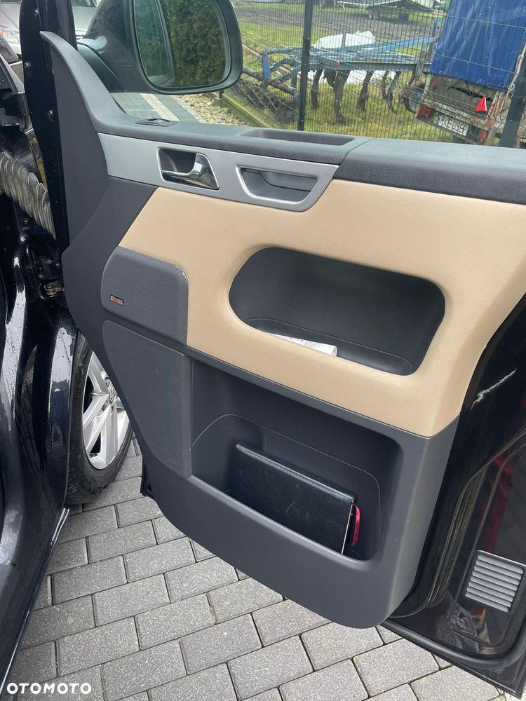 Volkswagen Multivan - 19