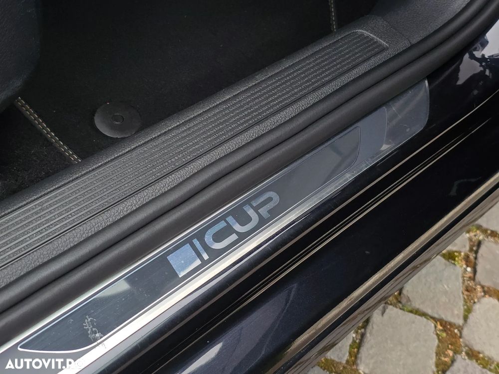 Volkswagen Golf 2.0 TDI BlueMotion Technology Cup - 24