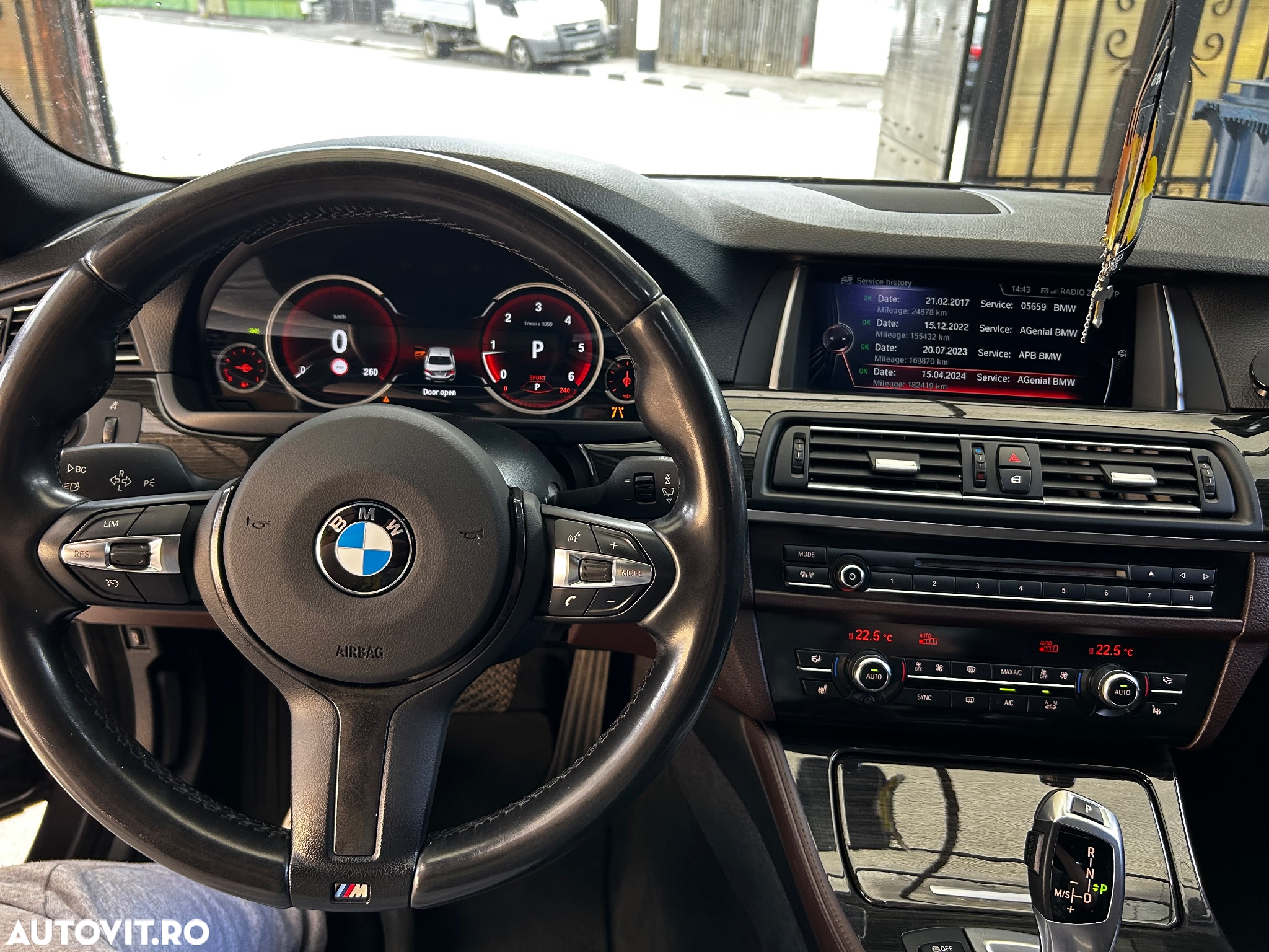 BMW Seria 5 525d Touring Aut. Luxury Line - 7