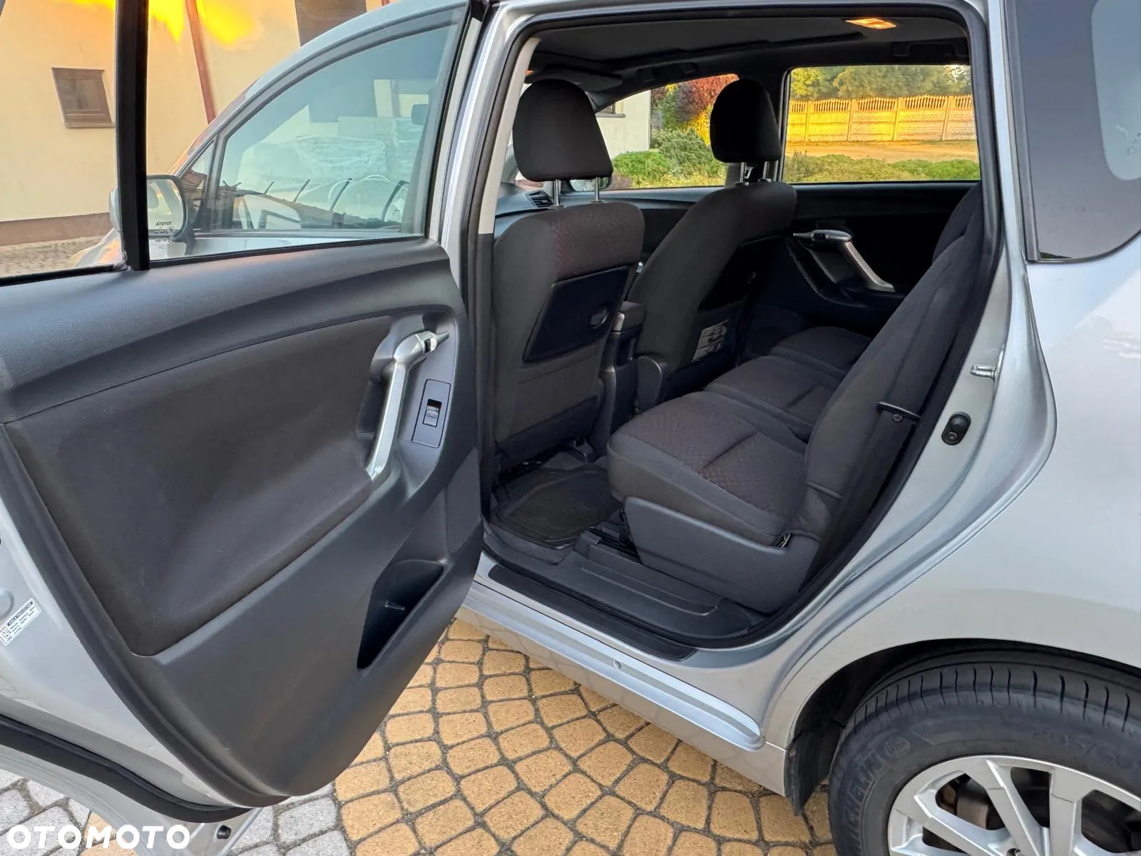 Toyota Verso 2.0 D-4D Premium - 11